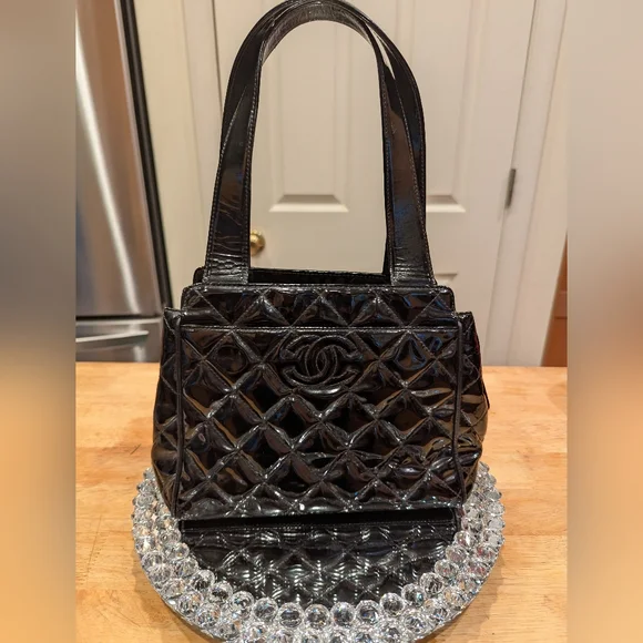 CHANEL Vintage Patent Leather Slit Pocket Shoulder Bag w COA - Picture 2 of 16